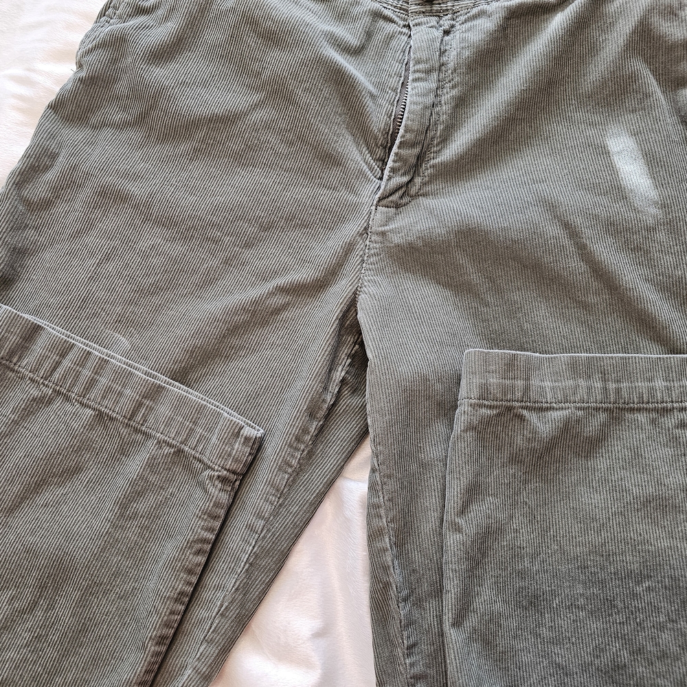 Izod Men's Corduroy Pants in Olive - Picture 10 of 11